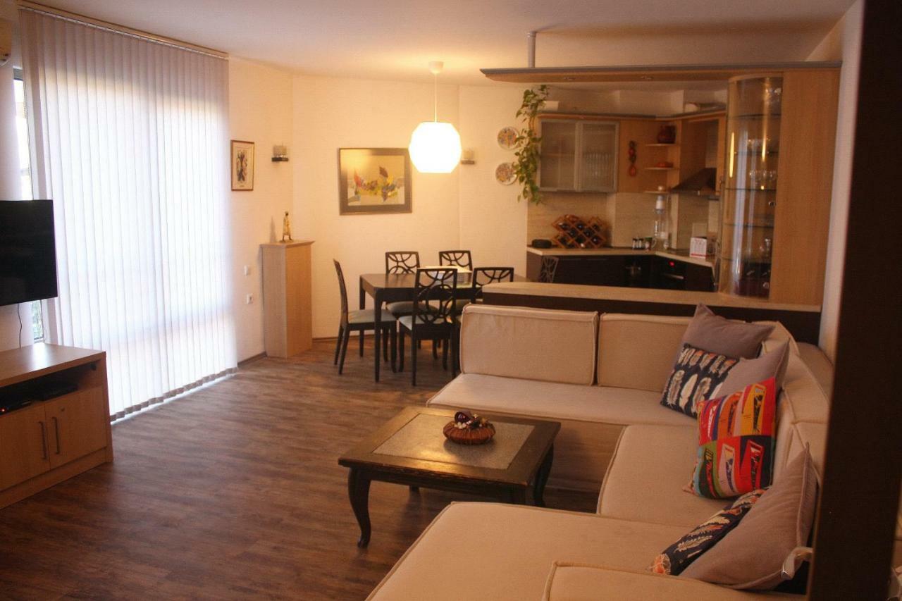 Central Square Apartment Пловдив Екстер'єр фото